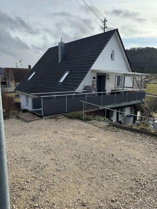 Loft Wohnung Mit Toller Aussicht Messstetten Extérieur photo